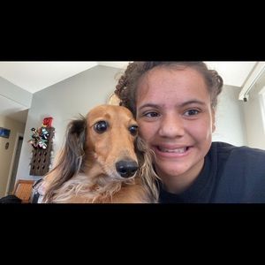 Meet your Posher, Mia